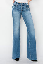 Load image into Gallery viewer, Laura Mid-rise Jeans
