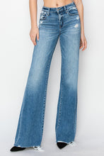 Load image into Gallery viewer, Laura Mid-rise Jeans
